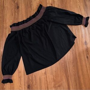 Crown 👑 & Ivy off the shoulder top